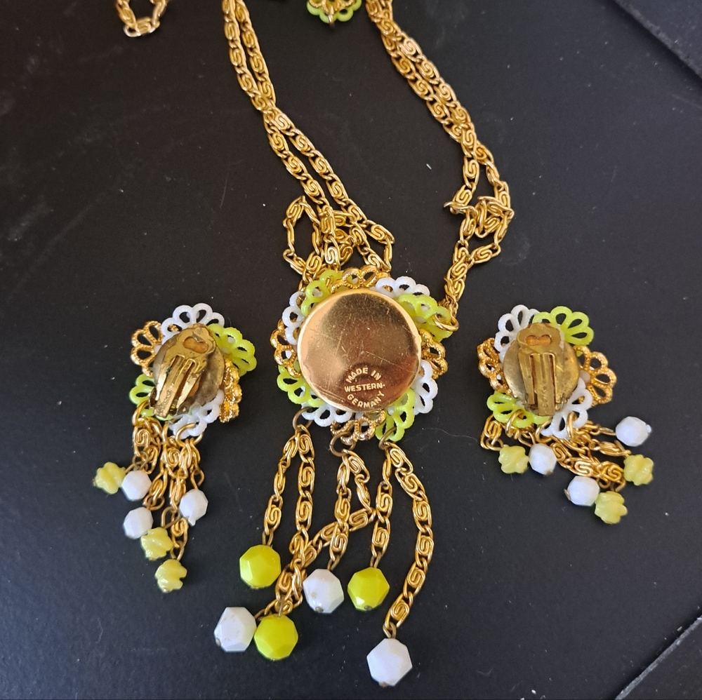 Vintage Jewelry Set - Picture 3 of 6